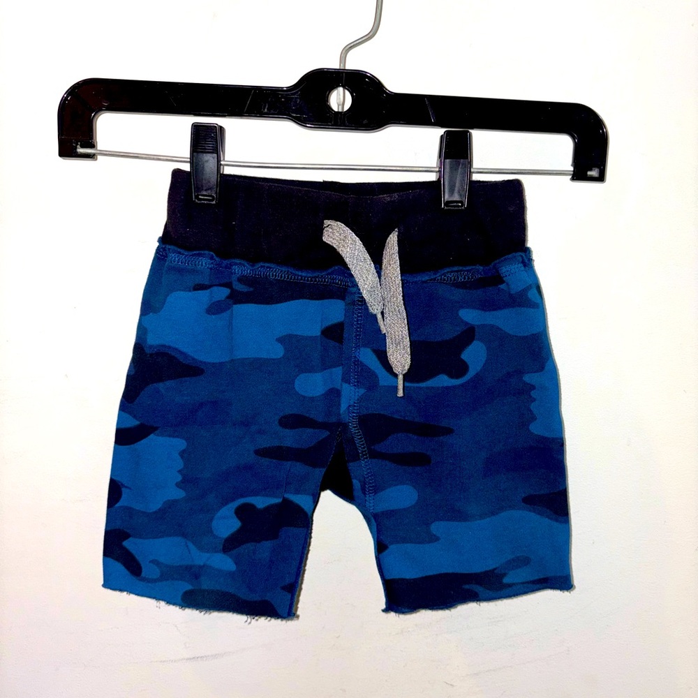 APPAMAN BLUE CAMO SHORTS SIZE 2T